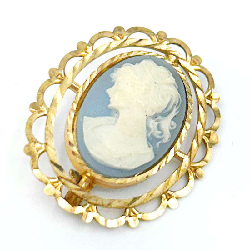 9ct Gold Mounted Blue and White Cameo