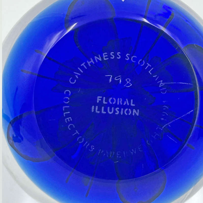 Caithness Scotland Sentinel Art Glass Paperweight 1982