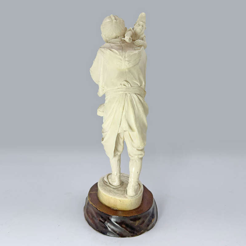 Superb Japanese Ivorine Okimono Of An Entertainer Meiji Period