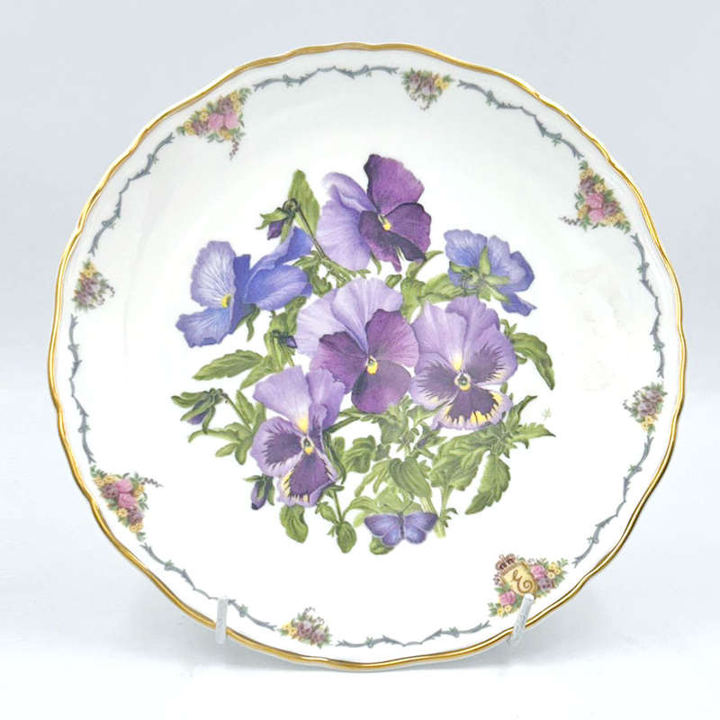 Royal Albert Queen Mothers Favourite Plate Camellia