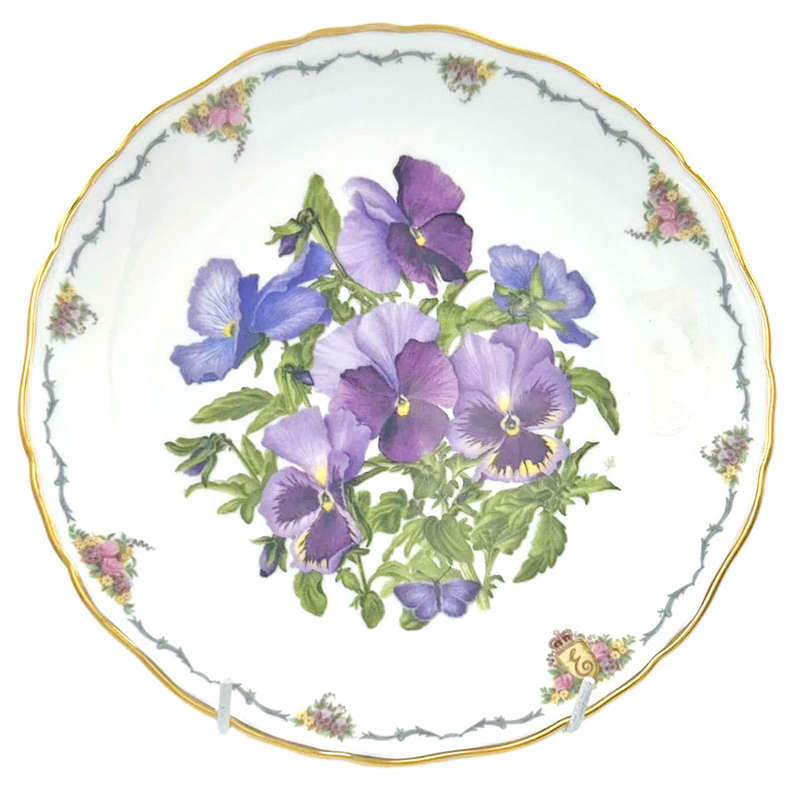 Royal Albert Queen Mothers Favourite Plate Camellia