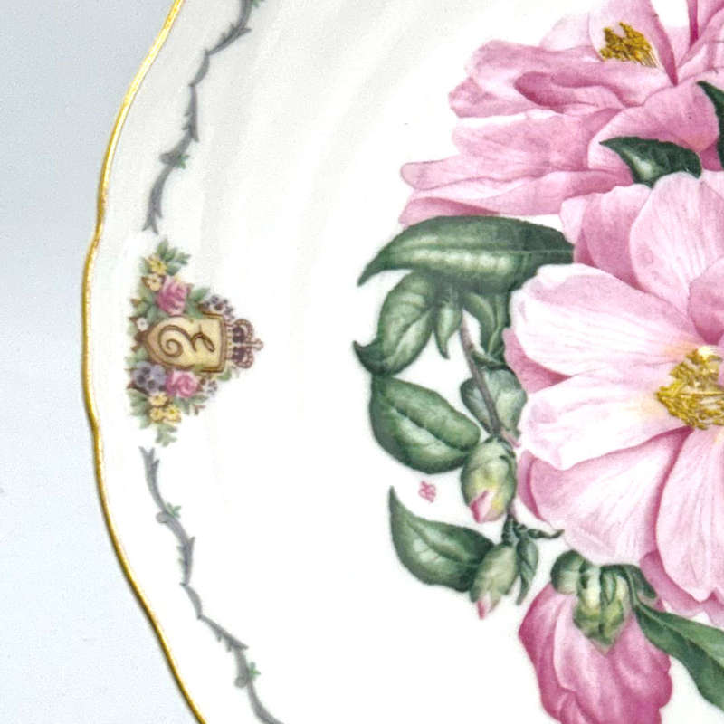 Royal Albert Queen Mothers Favourite Plate Pansies