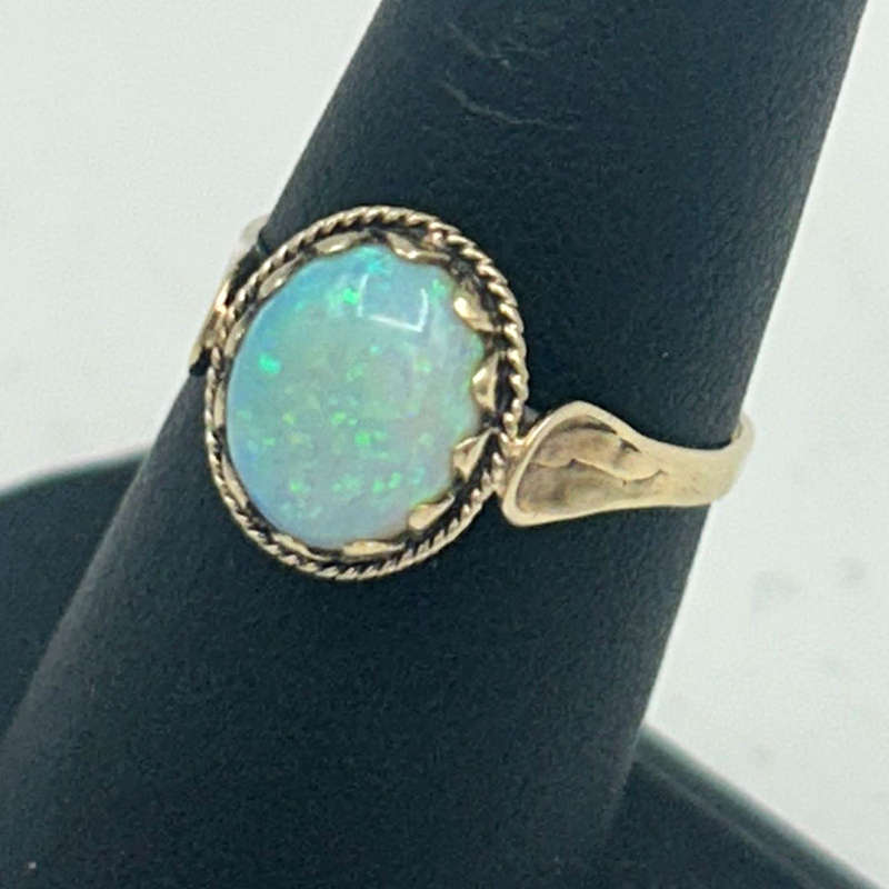 9ct Gold Opal Dress Ring