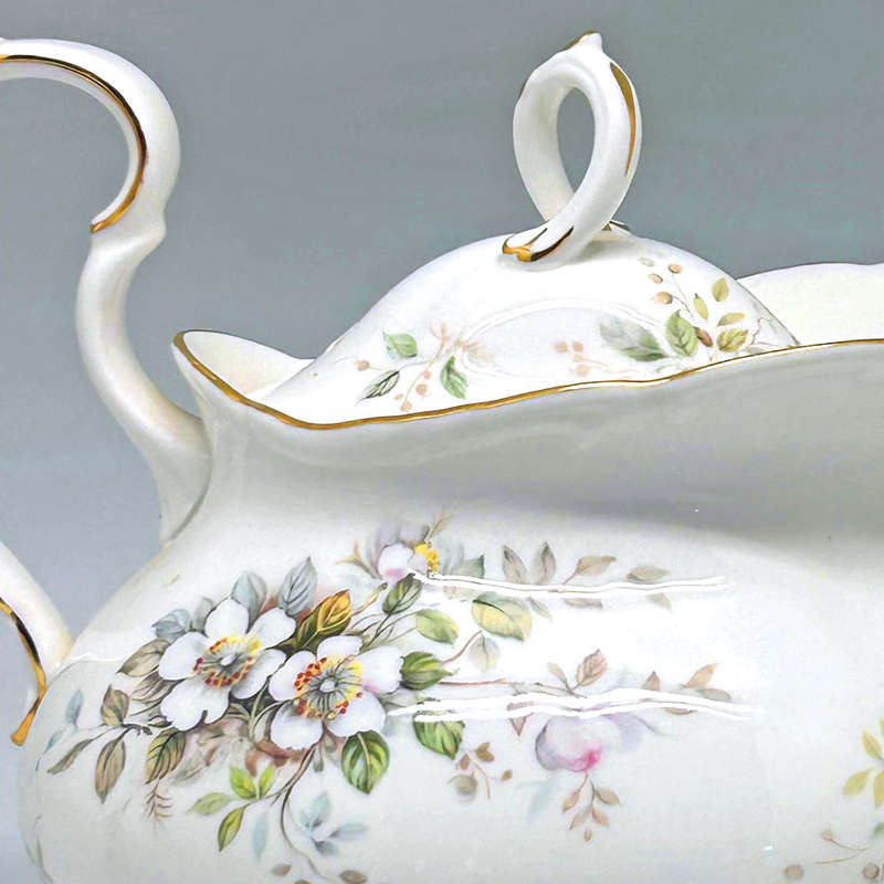 Royal Albert Haworth Tea Pot 3914