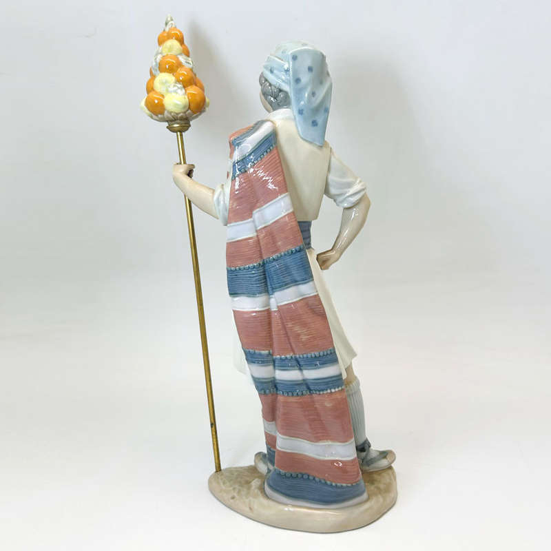Lladro Daisa Figurine Valencian Boy 1400