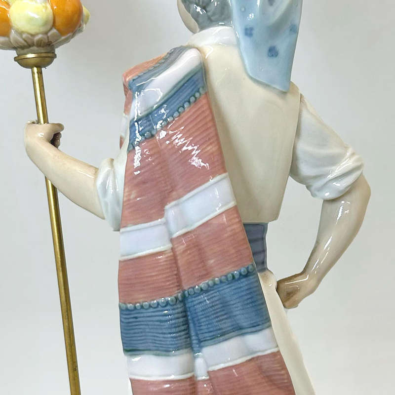 Lladro Daisa Figurine Valencian Boy 1400