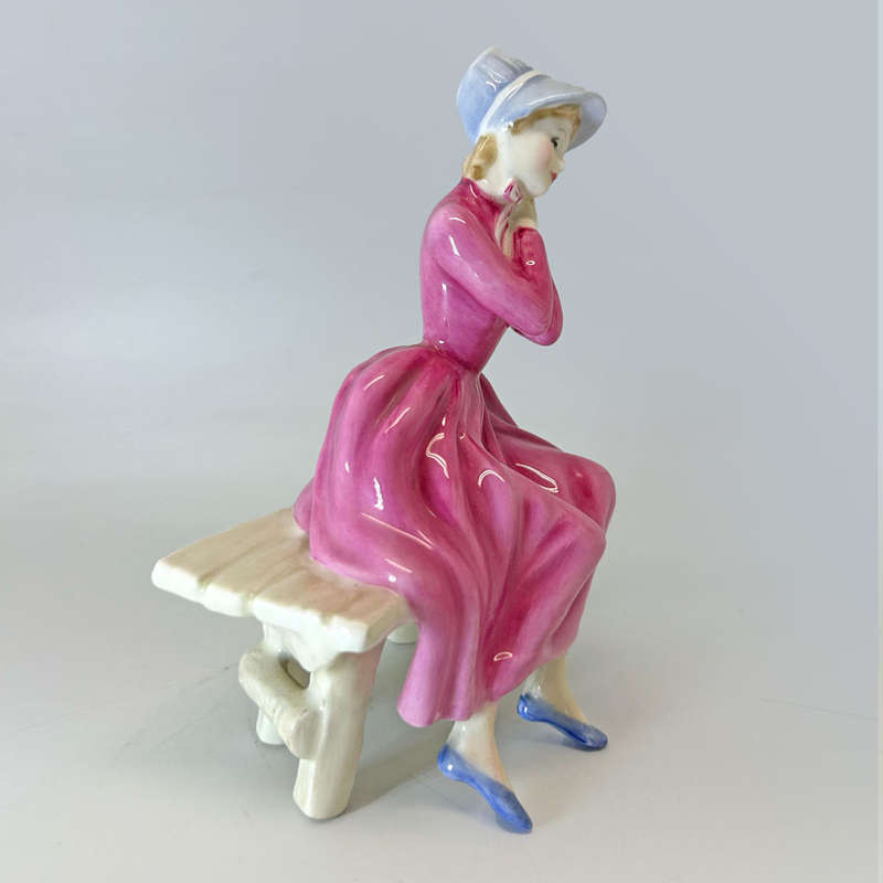 Royal Doulton Figurine Young Dreams HN3176