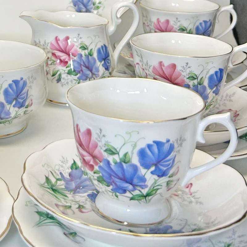 Royal Albert Sweet Pea Friendship 21 Piece Tea Service