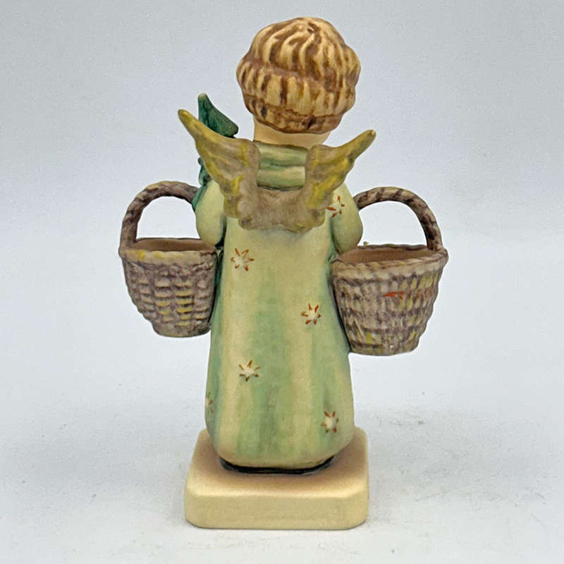 Hummel Figurine Christmas Angel 301 TMK7