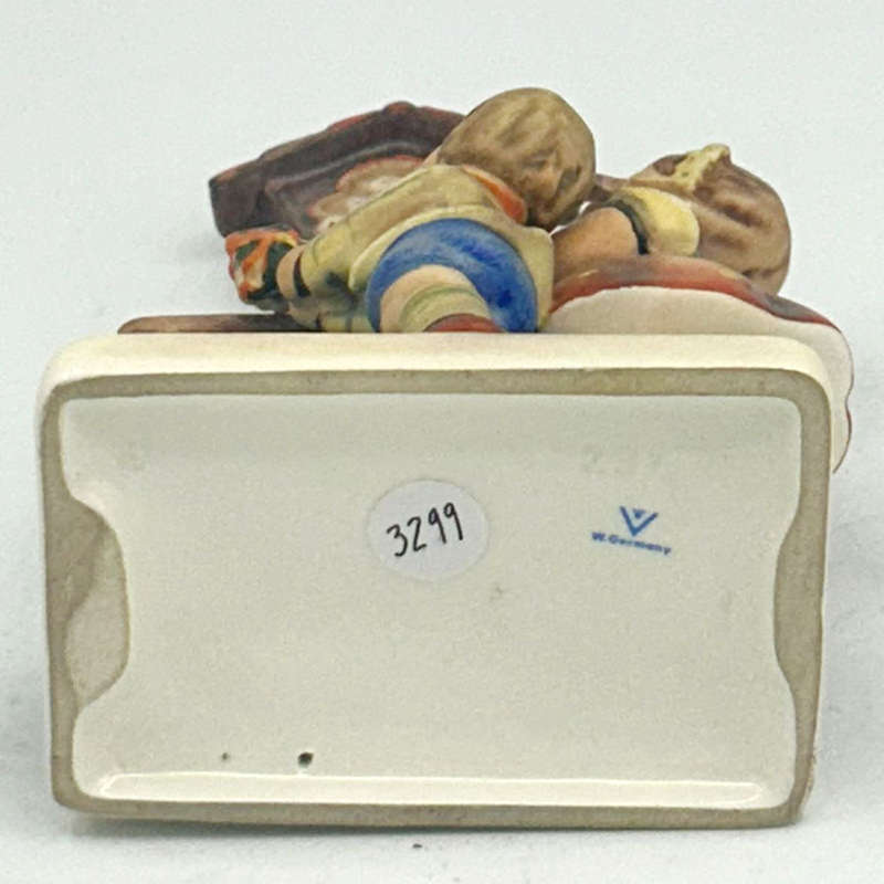 Hummel Figurine Adoration  23/1 TMK3