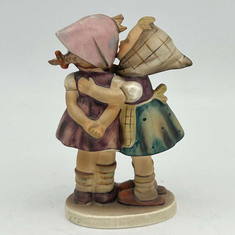 Hummel Figurine Telling Her Secret 196/0 TMK3