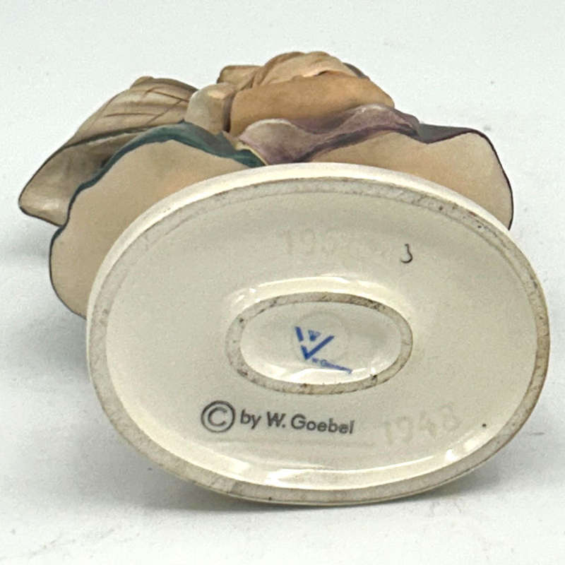 Hummel Figurine Telling Her Secret 196/0 TMK3