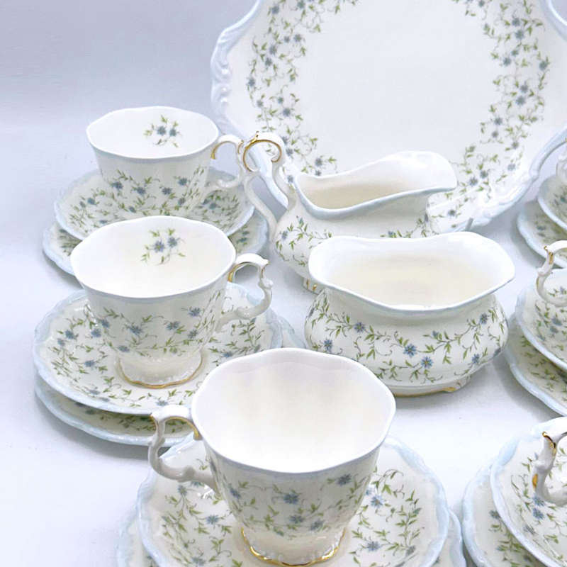 Royal Albert Caroline Pattern 21 Piece Tea Set C1979