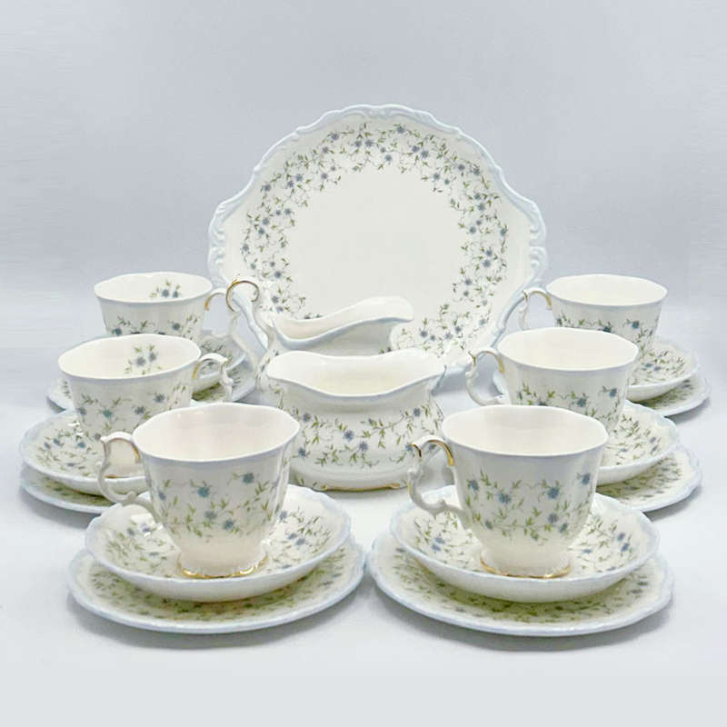 Royal Albert Caroline Pattern 21 Piece Tea Set C1979