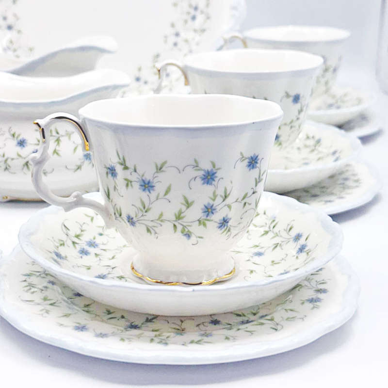 Royal Albert Caroline Pattern 21 Piece Tea Set C1979