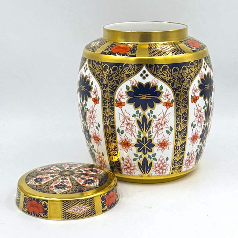 Royal Crown Derby Old Imari Large Ginger Jar And Cover 1128