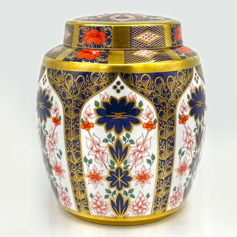 Royal Crown Derby Old Imari Large Ginger Jar And Cover 1128