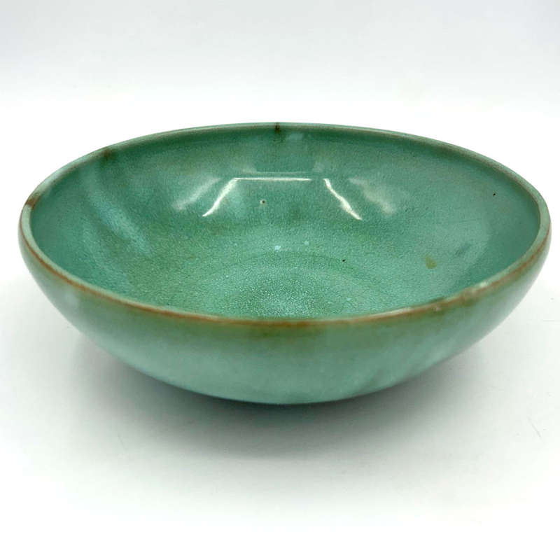 Linnware Round Vase Light Green Glaze
