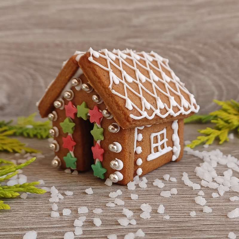 Mini Gingerbread House Kit