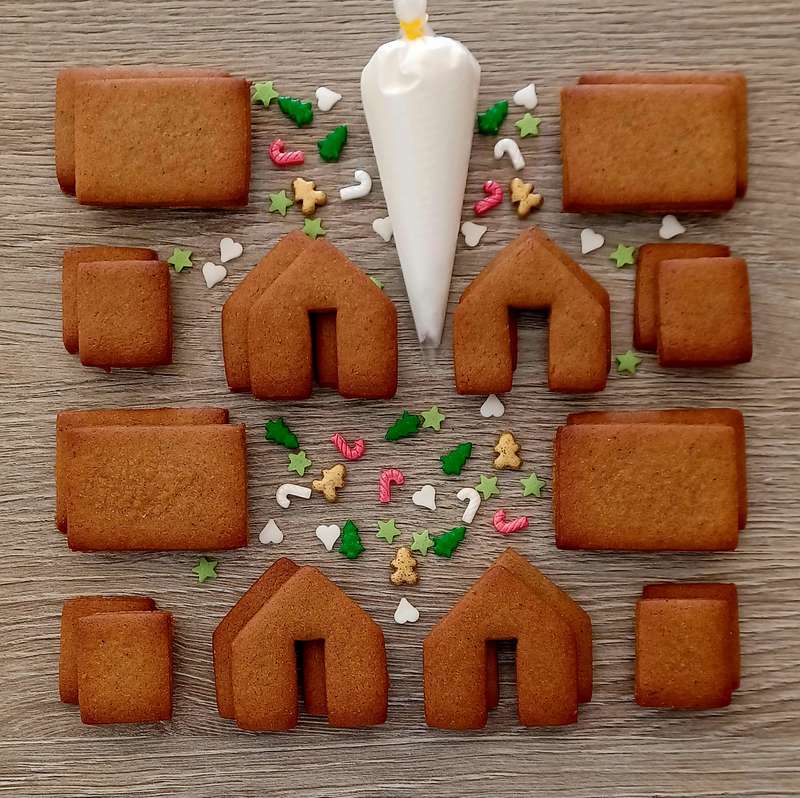 Mini Gingerbread Village Kit