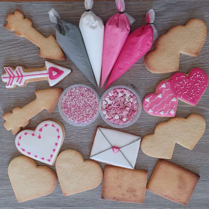 Hearts & Arrows Cookie Decorating Kit