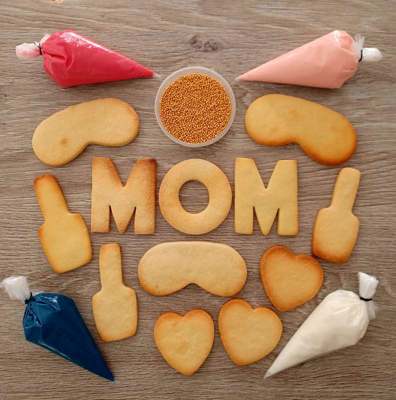 Mother's Day Cookie Decorating Kit