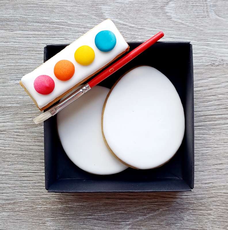 Paint-your-own Easter Eggs in Gift Box