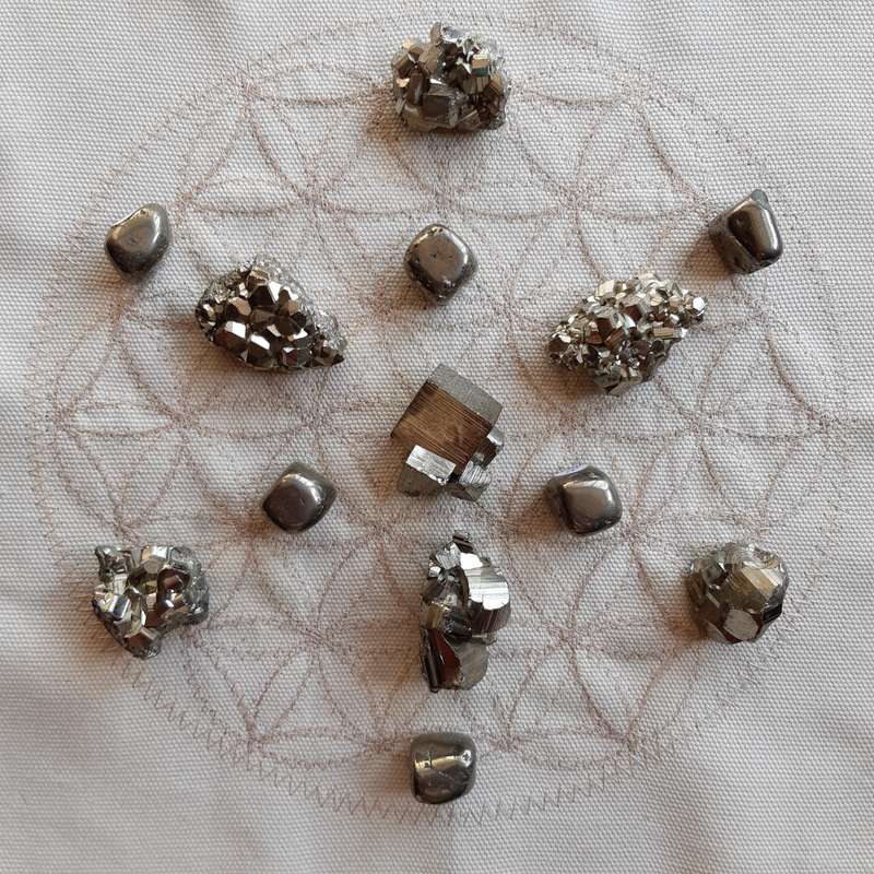 Flower of Life Embroidered Cloth Grid (30 x 30 cm)