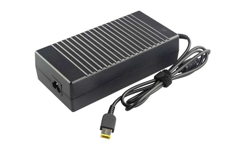 Lenovo IdeaPad Y50-70 ThinkPad T540p Type 20BE 20V - 6.75A - 135W - Rectangle Replacement Charger