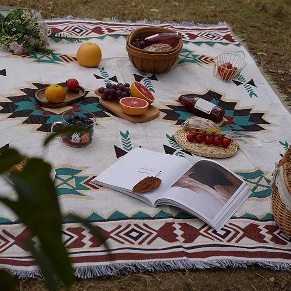 Jiageng JG20375285 Woven Picnic Mat With Strap Holder 90cm x 180cm