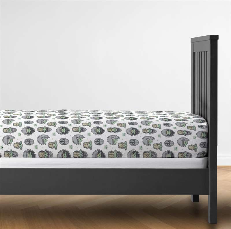 Mandalorian - The Cutest Bounty 2pc Set of Fitted Sheets