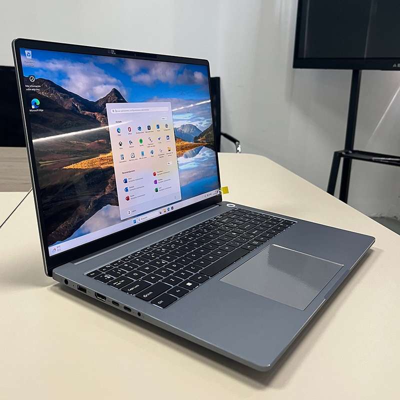 16" Gaming Laptop Ryzen 7 8845HS  16GB RAM & 512GB SSD