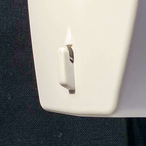 Built-in thread cutter