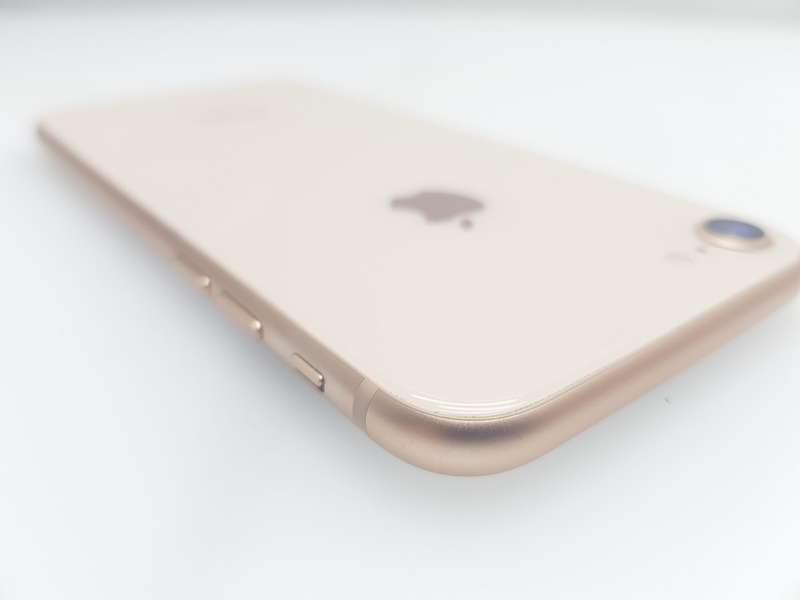 iPhone 8 64GB Gold