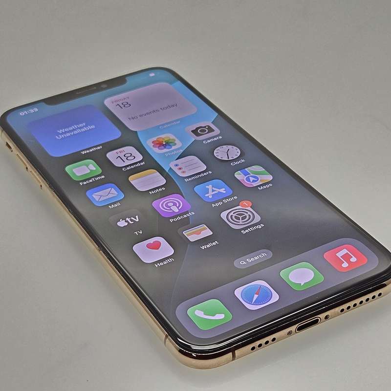 iPhone XS Max 256GB Gold (6 Month Warranty) + Cover Bundle Value: R200