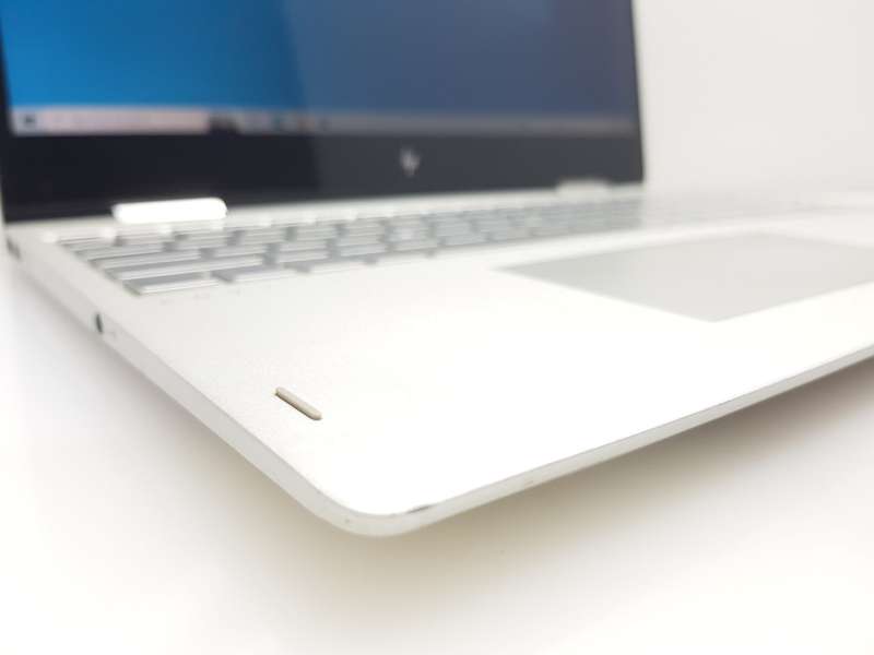 HP Envy x360 Convertible 15-bp106ni"Core i7" 8GB RAM 512GB SSD Cracked And No Touch Screen Silver