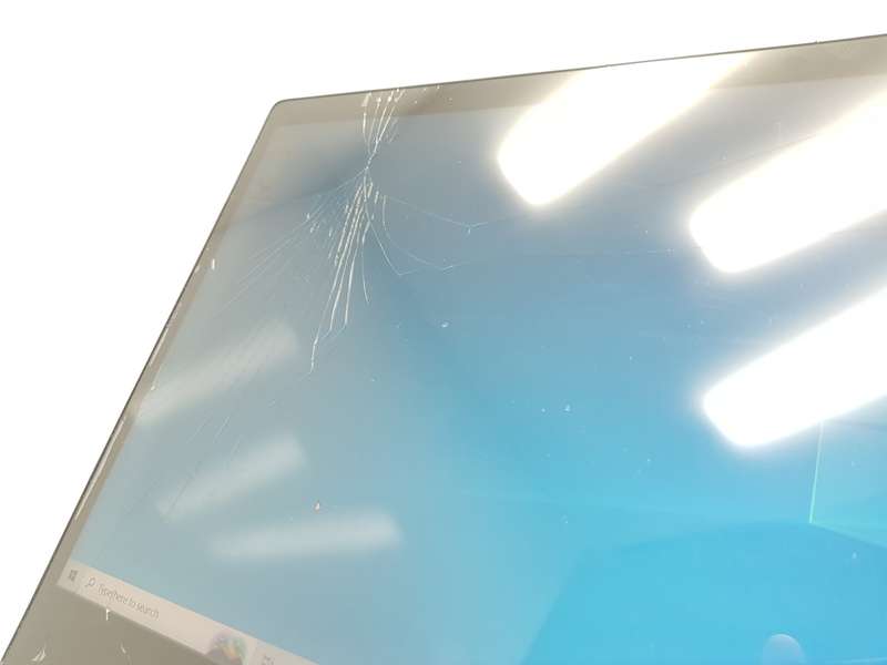 HP Envy x360 Convertible 15-bp106ni"Core i7" 8GB RAM 512GB SSD Cracked And No Touch Screen Silver