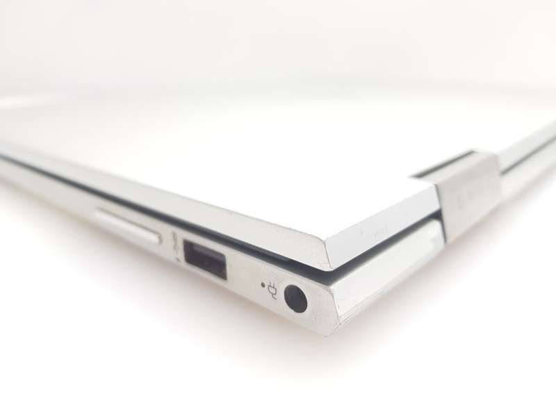 HP Envy x360 Convertible 15-bp106ni"Core i7" 8GB RAM 512GB SSD Cracked And No Touch Screen Silver