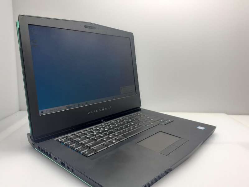 Dell AlienWare 15 R3 "Core i7" 2.8GHz 16GB RAM 1TB HDD And 128GB SSD Cracked Casing Black (12 Mon...