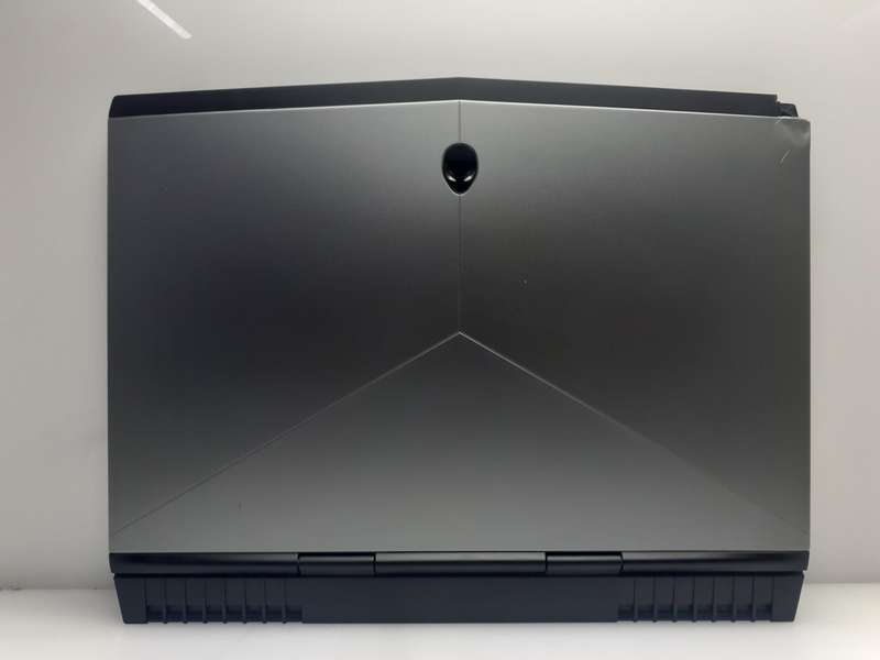 Dell AlienWare 15 R3 "Core i7" 2.8GHz 16GB RAM 1TB HDD And 128GB SSD Cracked Casing Black (12 Mon...