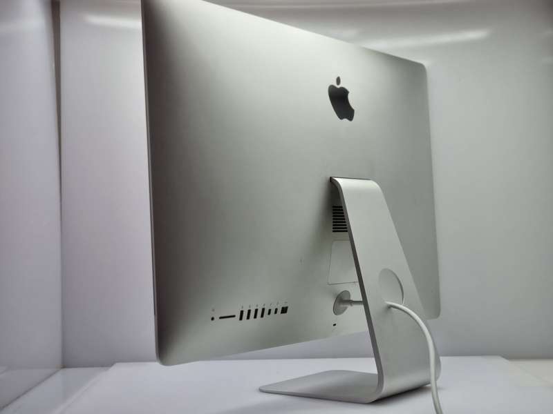 iMac 27-Inch "Core i5" 3.2 GHz (5K, Late 2015) 8GB RAM 1TB Fusion Drive Silver (12 Month Warranty)
