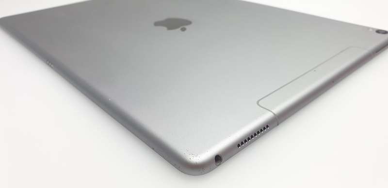 iPad Pro 12.9" 2nd Gen 256GB Wifi/Cellular Damaged Screen Silver