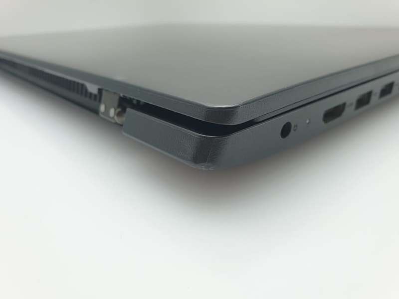 Lenovo IdeaPad S145-15IWL, 2.10GHz, "Core i3-8145U", 8GB RAM, 256GB SSD, Broken Casing, Black