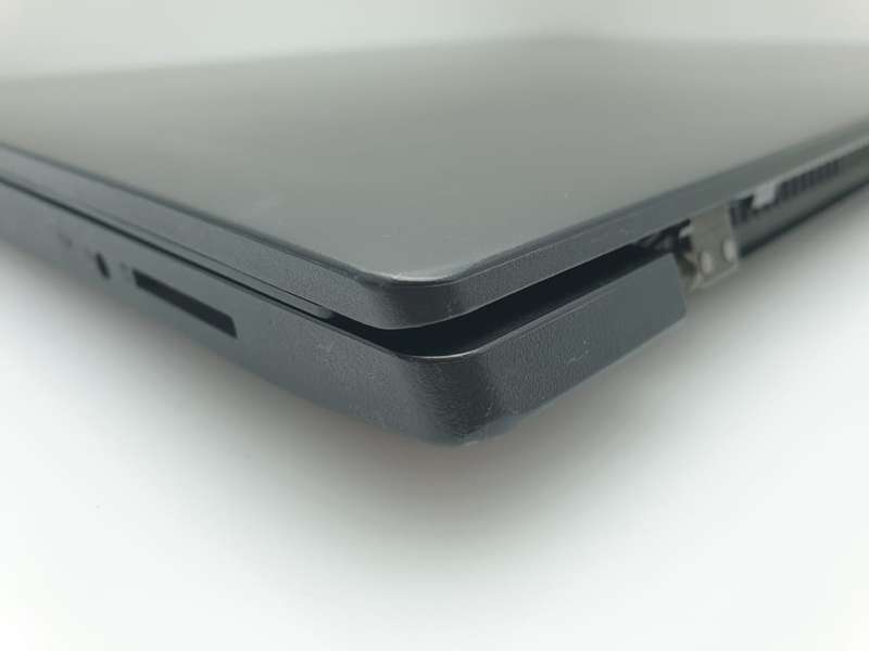 Lenovo IdeaPad S145-15IWL, 2.10GHz, "Core i3-8145U", 8GB RAM, 256GB SSD, Broken Casing, Black