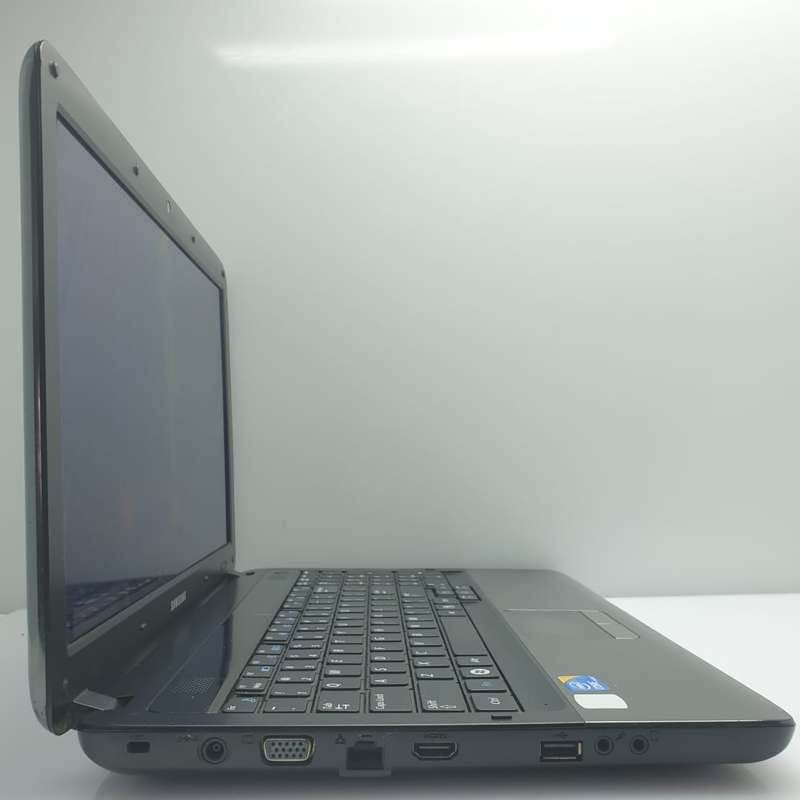 Samsung R540 "Core i3" 2.53GHz 3GB RAM 516GB HDD Gray