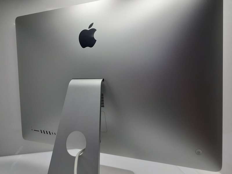 iMac 27-Inch "Core i5" 3.8GHz (5K, Mid-2017) 8GB RAM 128GB SSD | Cracked Screen | Silver (6 Month...