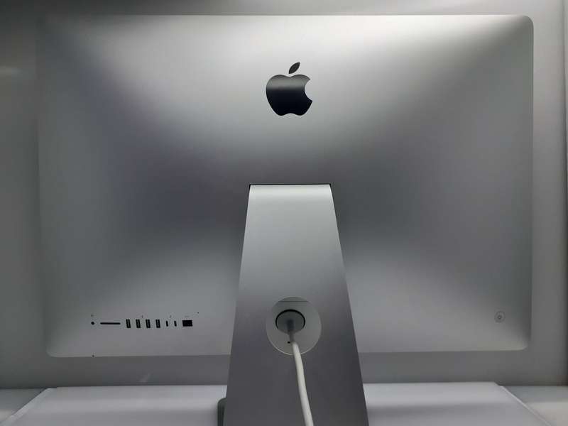 iMac 27-Inch "Core i5" 3.4 GHz (5K, Mid-2017) 8GB RAM 2TB HDD Cracked Screen Silver (6 Month Warr...