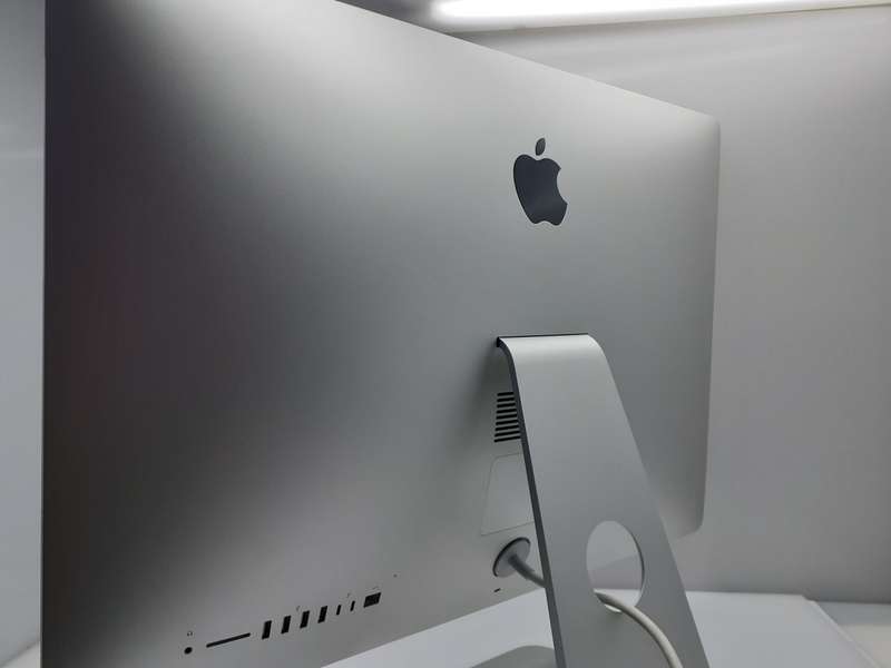 iMac 27-Inch "Core i5" 3.4 GHz (5K, Mid-2017) 8GB RAM 2TB HDD Cracked Screen Silver (6 Month Warr...