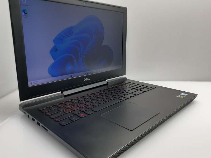 Dell Inspiron 15 Gaming 7577 "Core i7" 2.8GHz 32GB RAM 1TB HDD + 128GB SSD Black (12 Month Warranty)