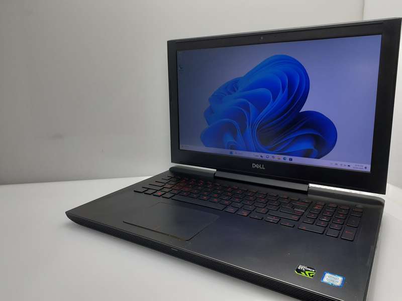 Dell Inspiron 15 Gaming 7577 "Core i7" 2.8GHz 32GB RAM 1TB HDD + 128GB SSD Black (12 Month Warranty)